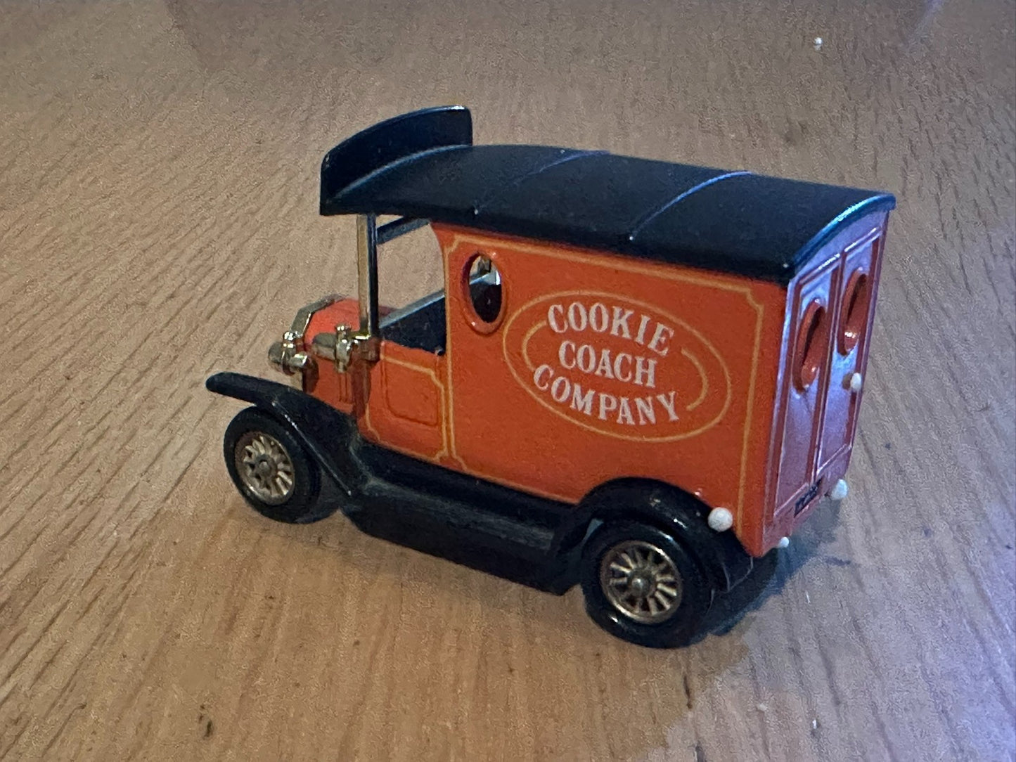 Diecast Lledo Days Gone 1920 Ford Model T Cookie Coach Company 1920. No Box.