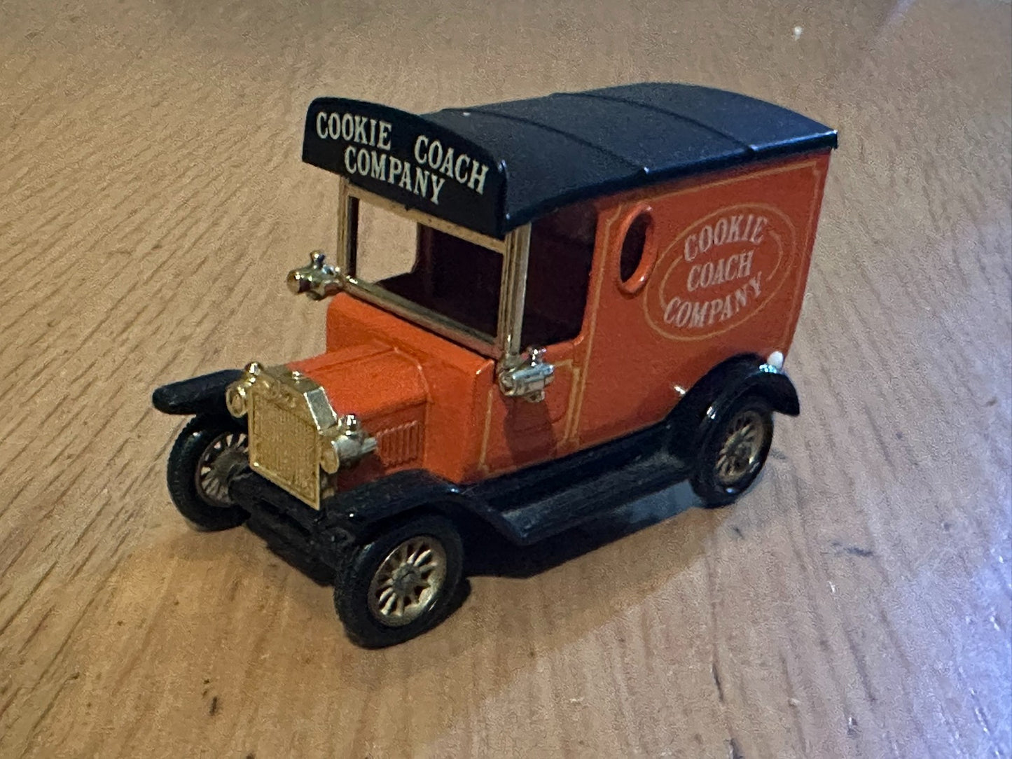 Diecast Lledo Days Gone 1920 Ford Model T Cookie Coach Company 1920. No Box.