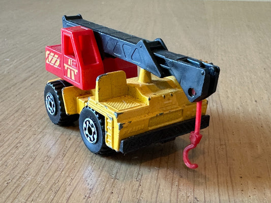 Vintage Matchbox Yellow/Red Faun Mobile Crane 1/90 Diecast Plastic Truck