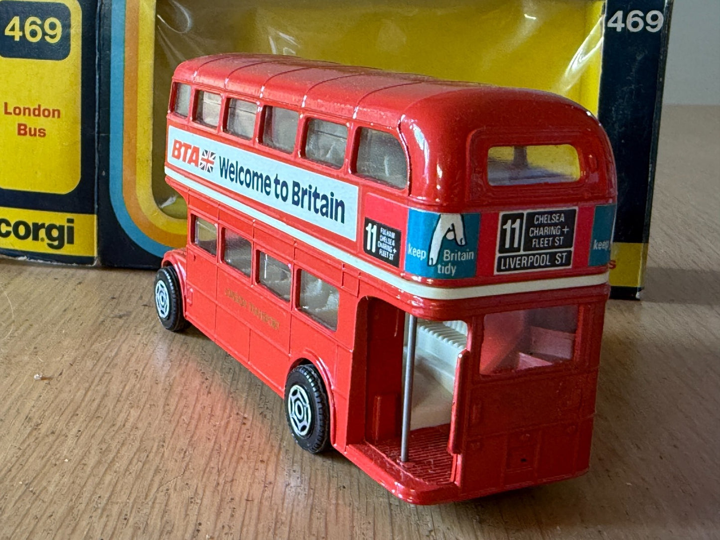 Corgi London Transport Routemaster BTA "Welcome to Britain"