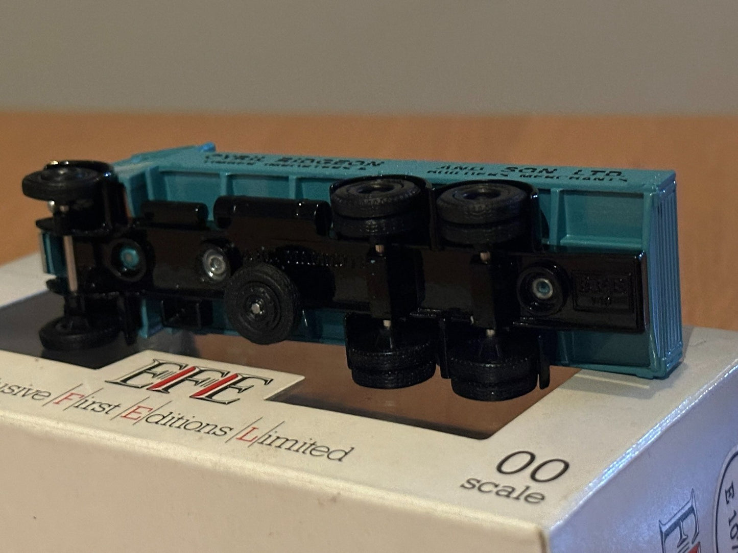 EFE OO Gauge AEC Mammoth 6-wheel Dropside Cyril Ridgeon 10302. Boxed.
