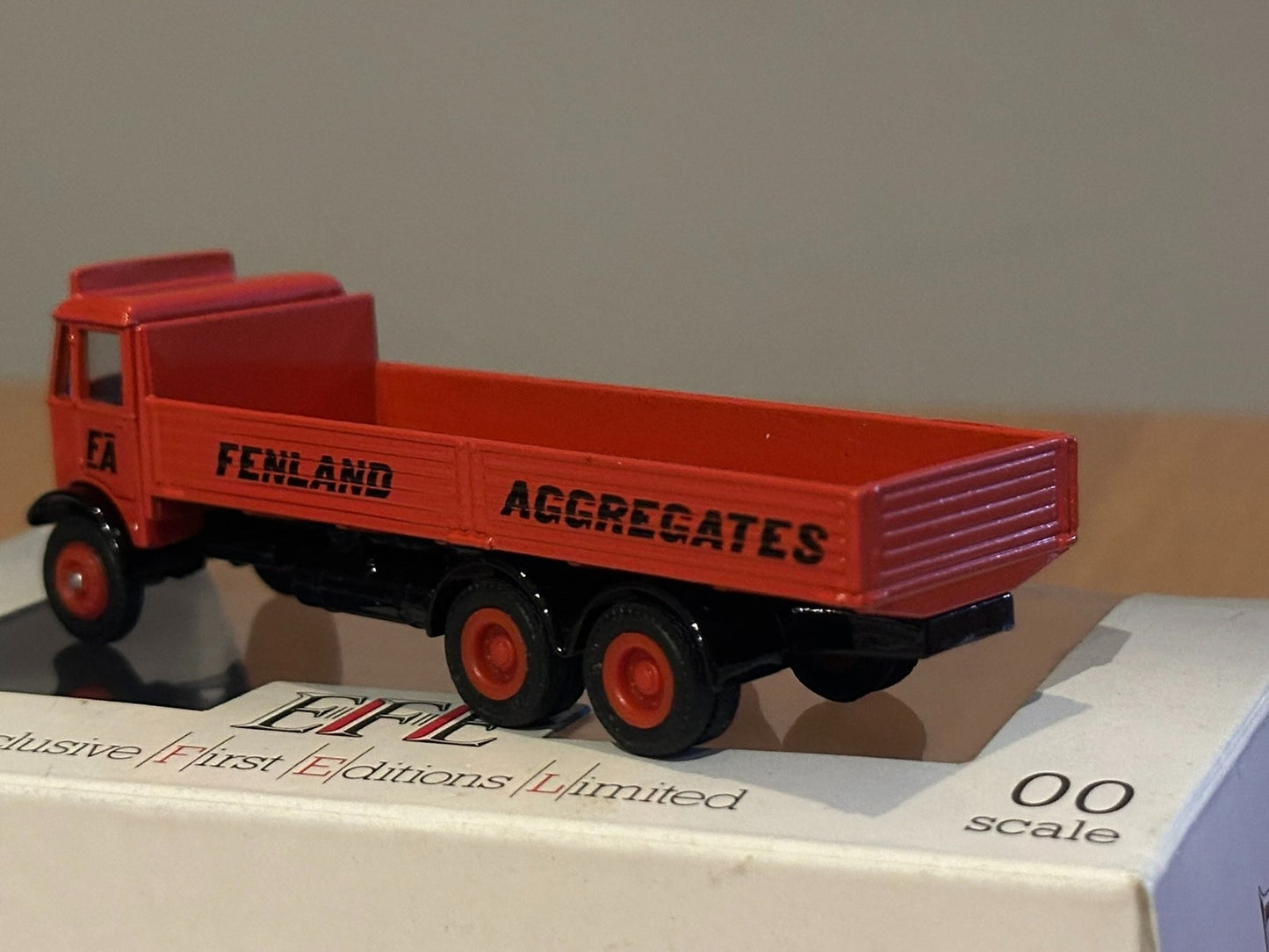 EFE OO Gauge AEC Mammoth 6-wheel Dropside Fenland Aggregates 10301. Boxed.