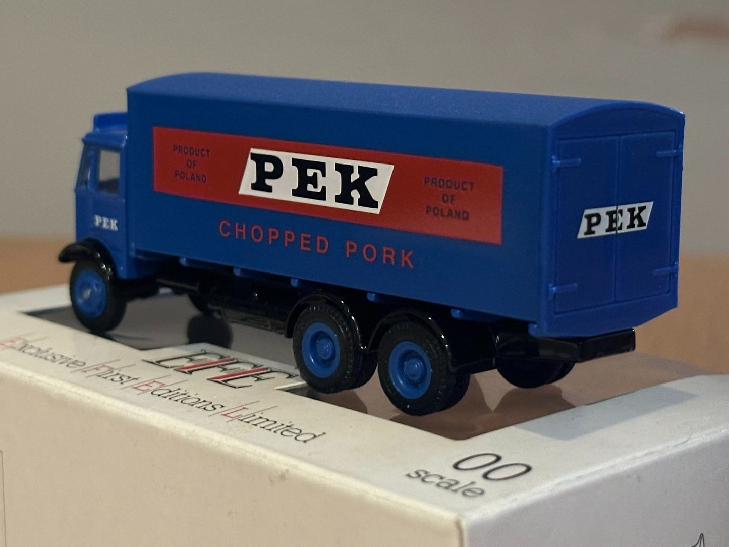 EFE OO Gauge AEC Mammoth 6-wheel Camion PEK Chopped Pork 10504. Boxed.