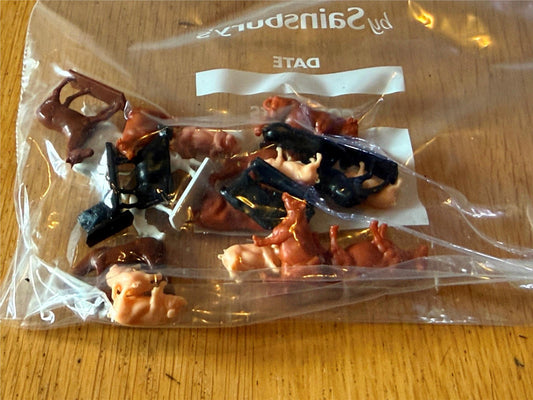 Three bags of Hornby Skaledale Cattle and Sheep