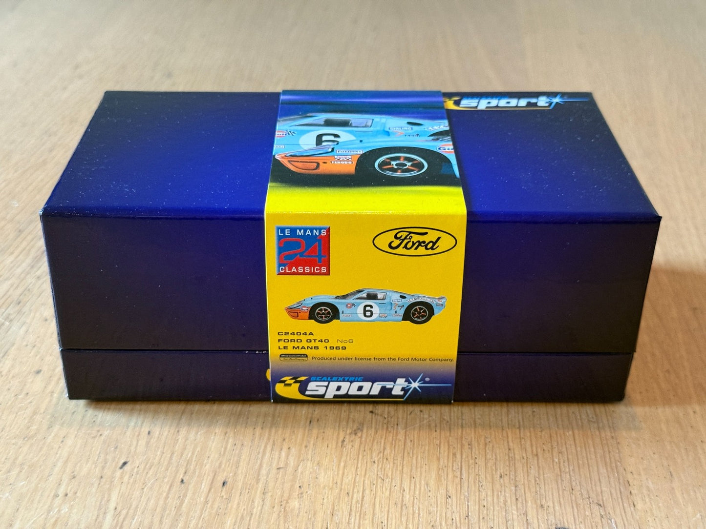 Scalextric Sport C2404A - Gulf Ford GT40 1969 Le Mans Winner - Limited Edition