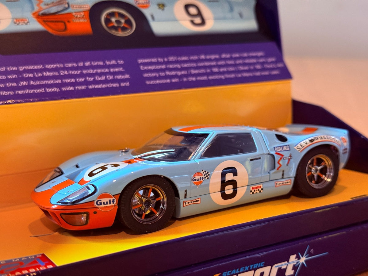 Scalextric Sport C2404A - Gulf Ford GT40 1969 Le Mans Winner - Limited Edition