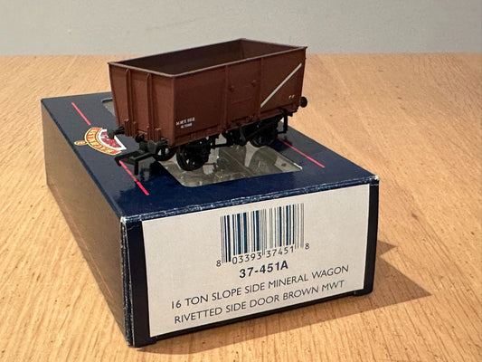 Bachmann Branchline 37-451A OO Gauge16 Ton Slope Sided Mineral Wagon.