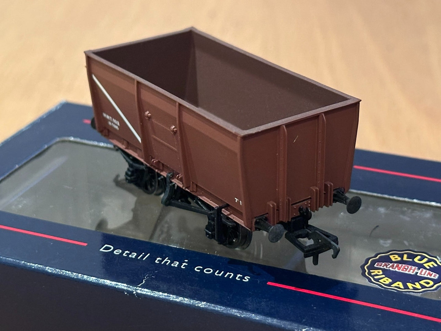 Bachmann Branchline 37-451A OO Gauge16 Ton Slope Sided Mineral Wagon.