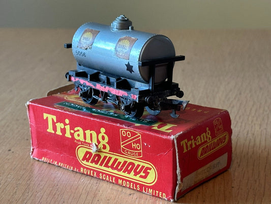 Tri-ang R12 OO Gauge Shell BP Private Owner Fuel Tanker. Original Box.