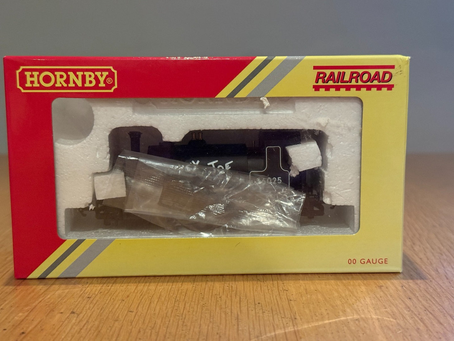 Hornby OO Gauge R782 - BR Black Class 0F 0-4-0 'Smokey Joe' 56025