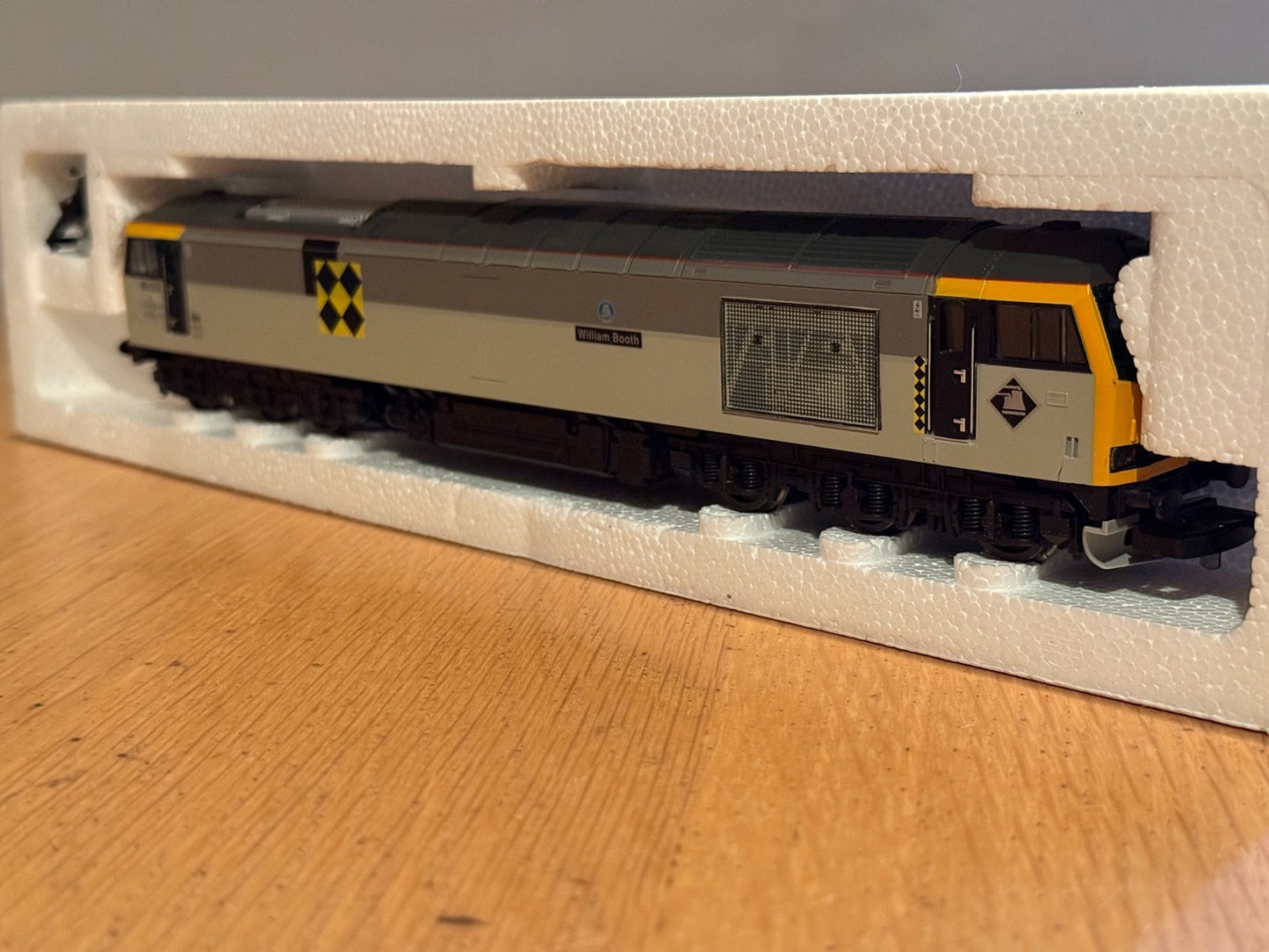 Lima OO Gauge L204806 - Class 60 No. 60032 'William Booth'
