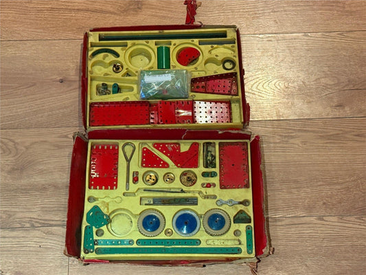 Incomplete Meccano Set 6. Box in poor condition.