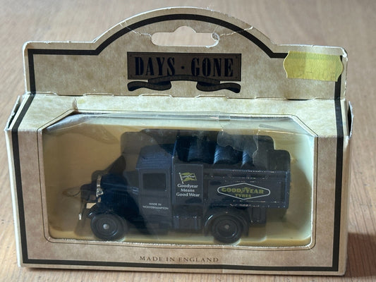 Lledo Days Gone DG20018 - Ford Model A Stake Truck - Goodyear Tyres