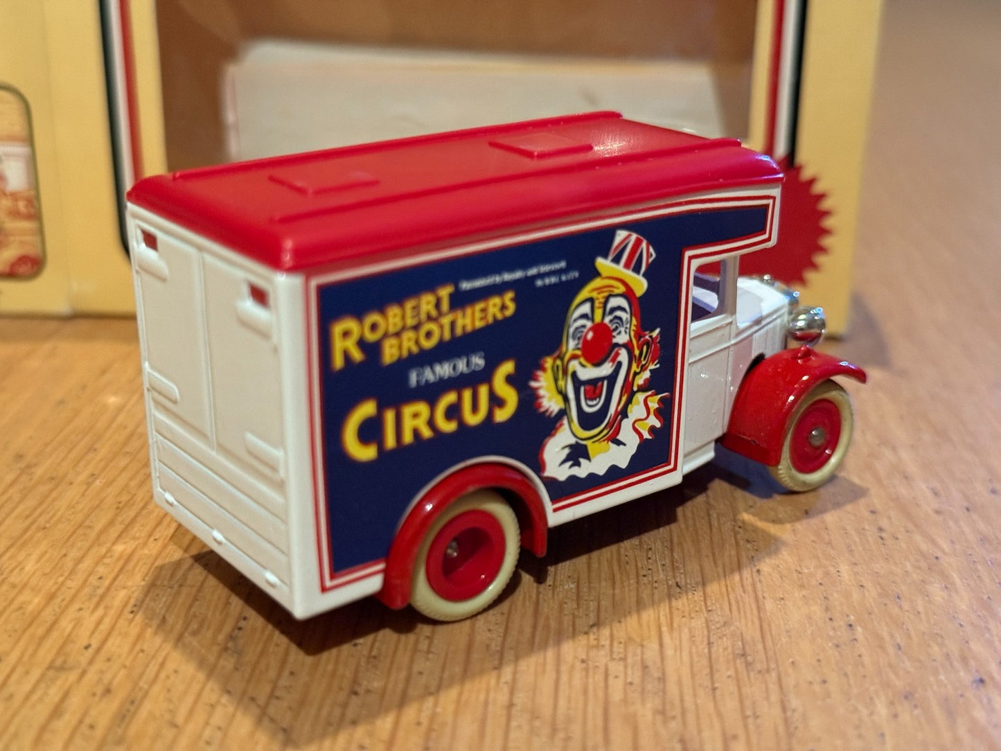 Lledo Diecast LP16073. Dennis Parcels Van, Robert Brothers Circus