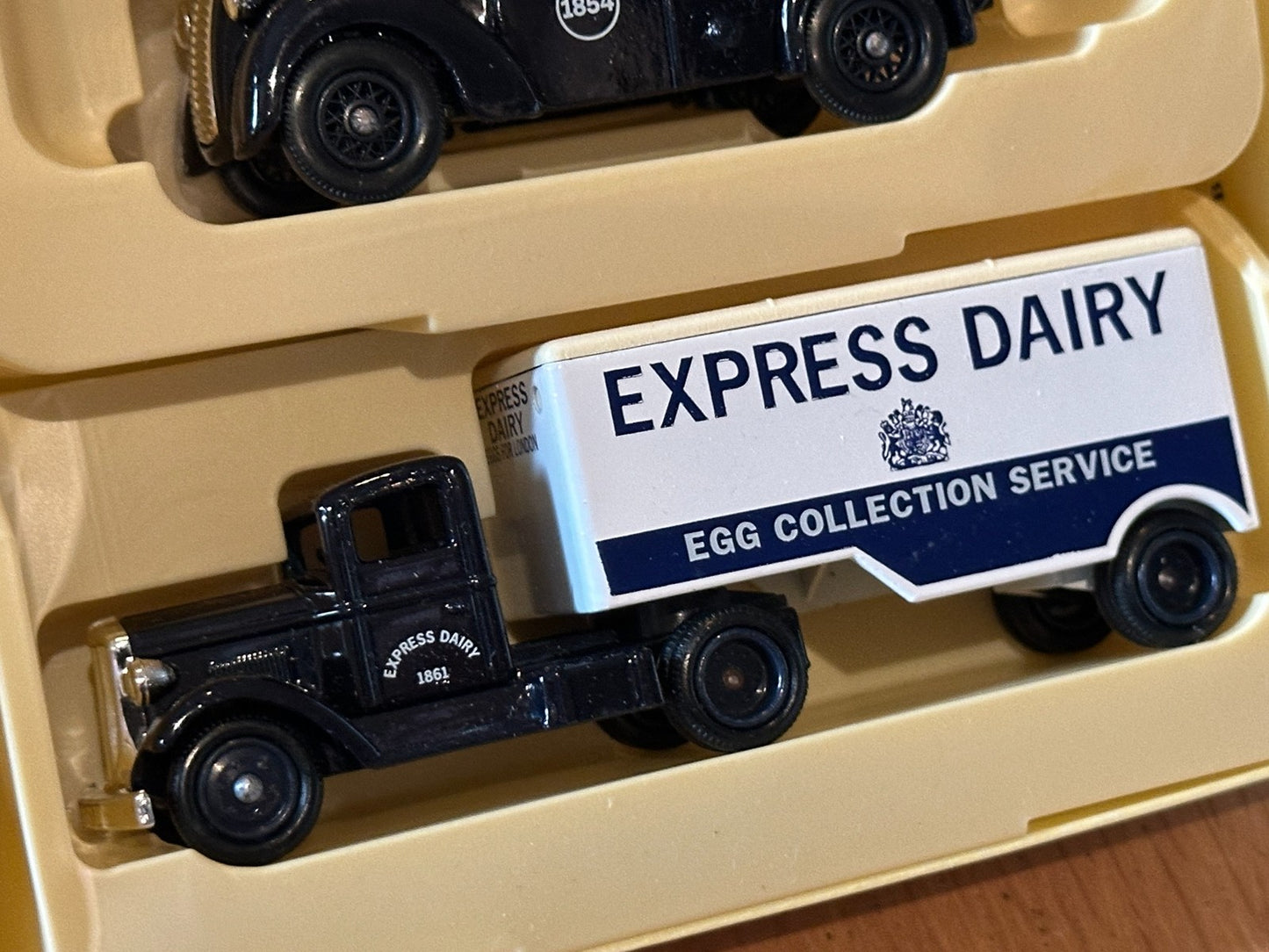 Lledo Promotors Express Dairy Vehicles Diecast Models