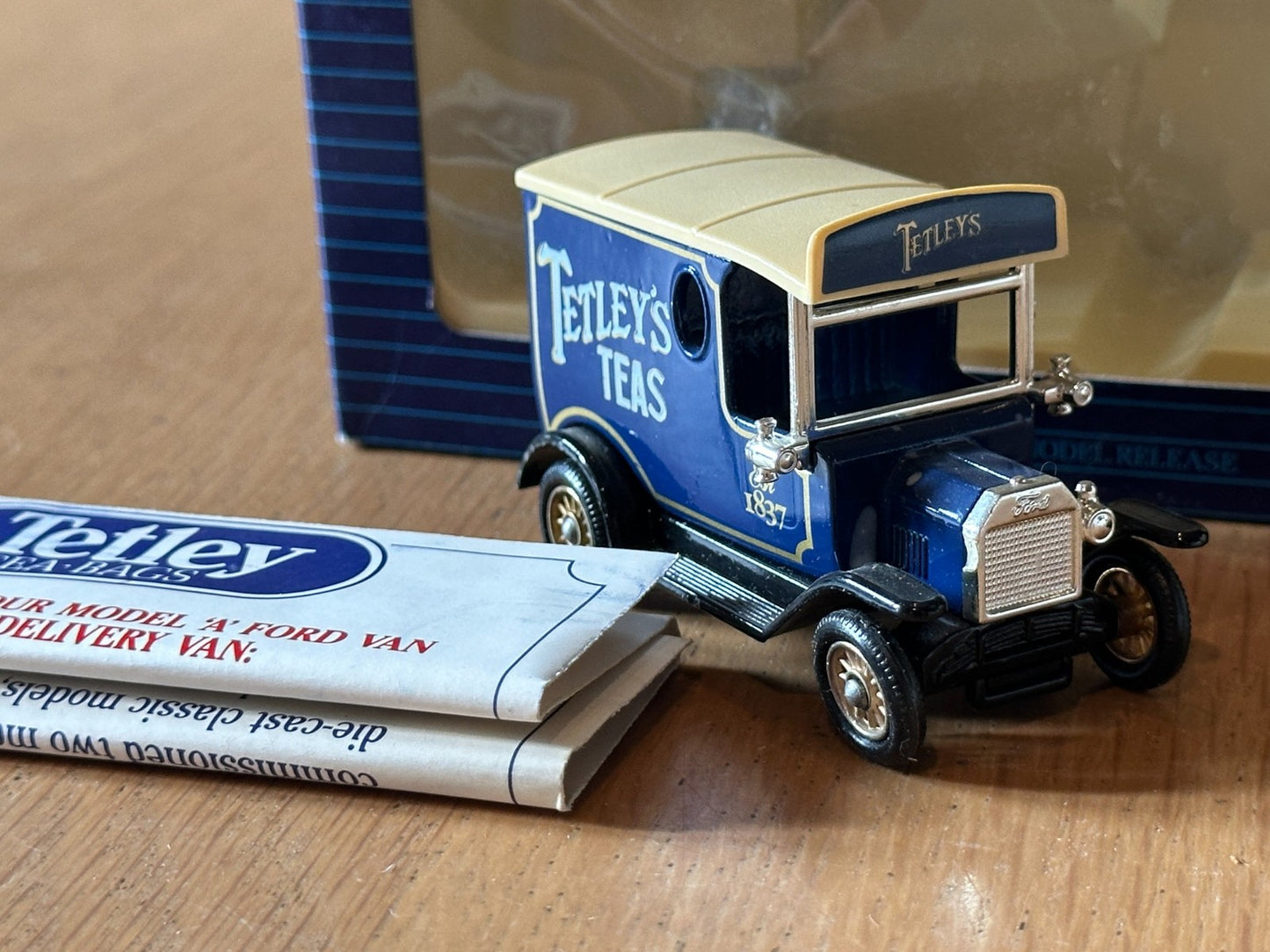 Lledo Tetley Tea - Ford Model T Van 1920