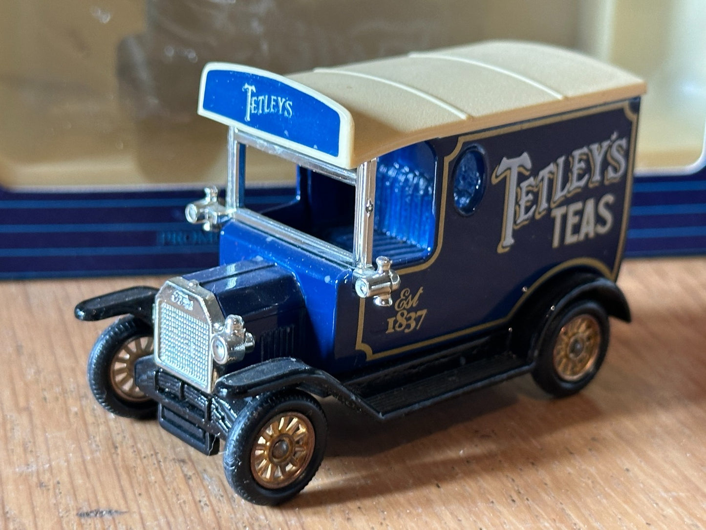 Lledo Tetley Tea - Ford Model T Van 1920