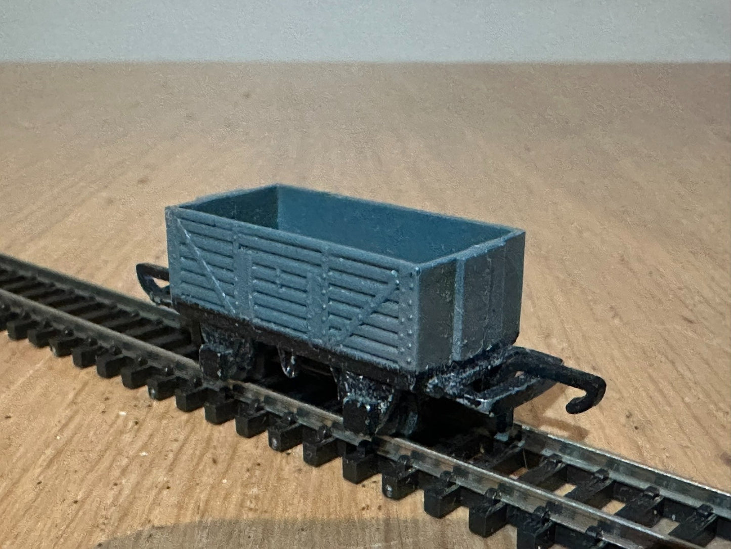 Lonestar Treble-O Lectric Gauge (N gauge track compatible) Open Plank Wagon