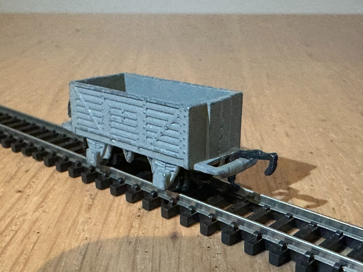 Lonestar Treble-O Lectric Gauge (N gauge track compatible) Open Plank Wagon