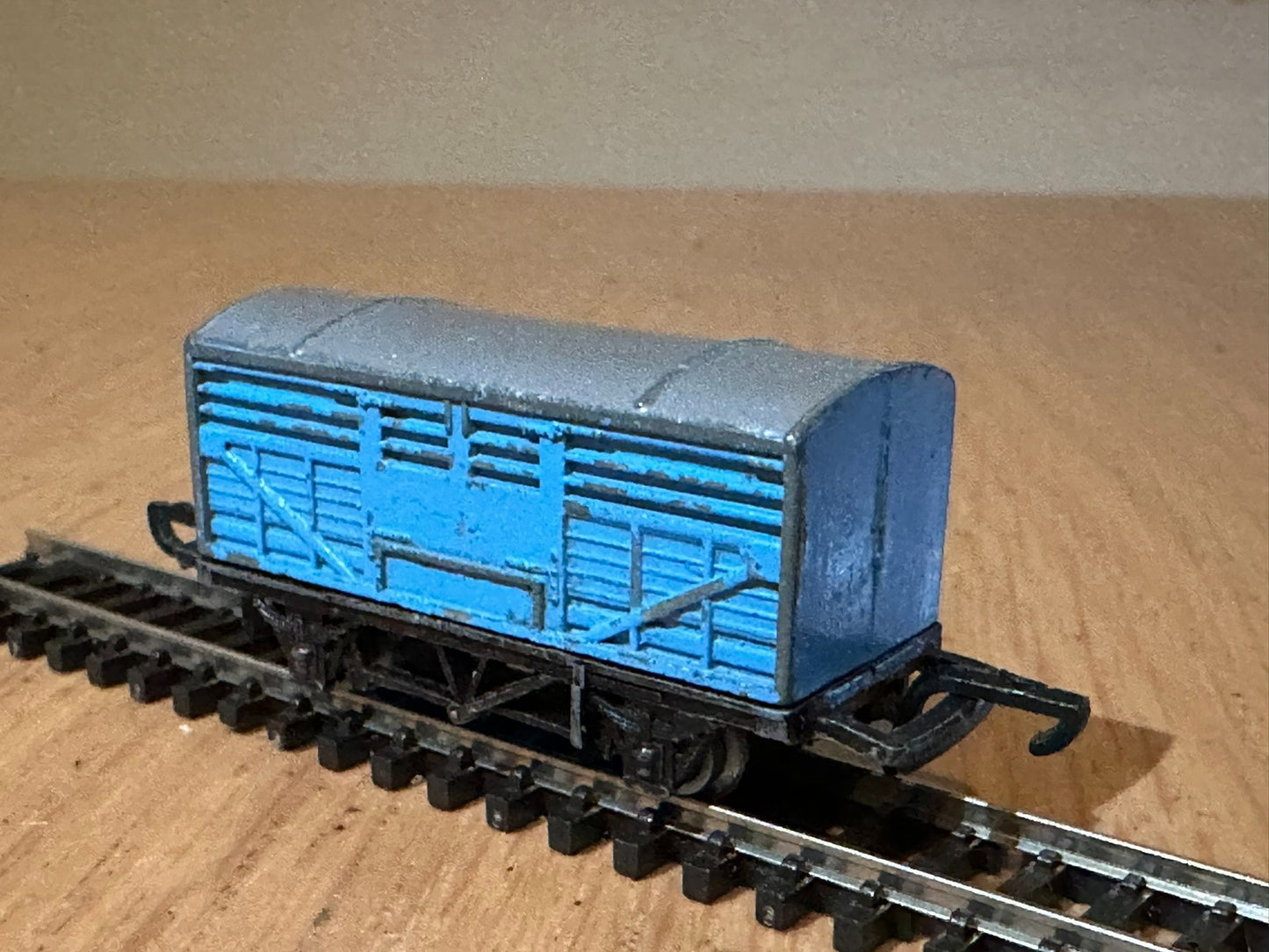 Lonestar Treble-O Lectric Gauge (N gauge track compatible) 4 Wheel Covered Van