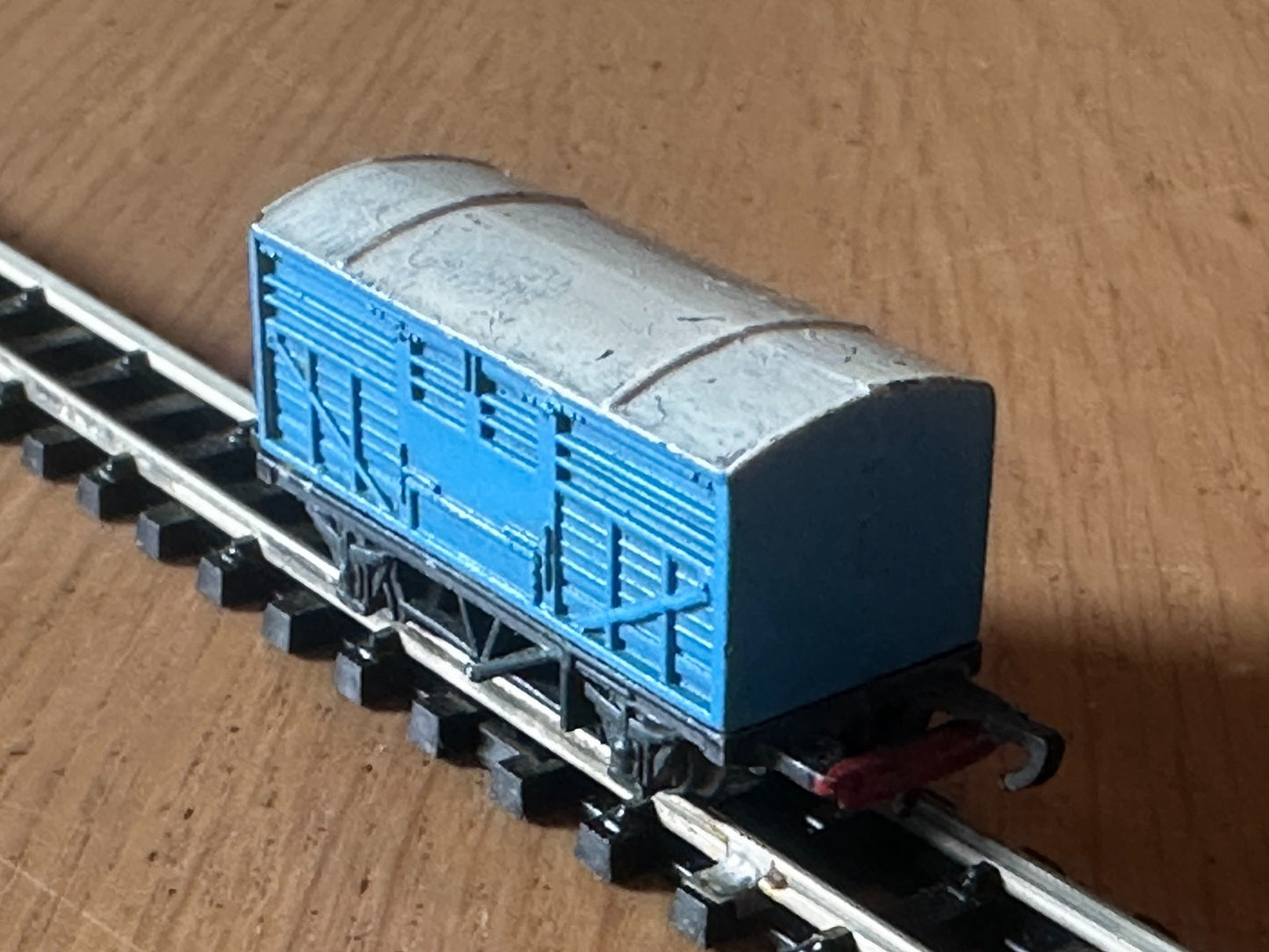 Lonestar Treble-O Lectric Gauge (N gauge track compatible) 4 Wheel Covered Van