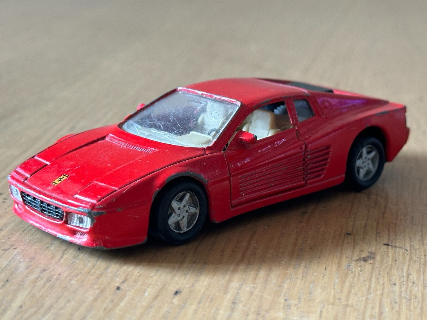 Maisto 1:39 Diecast Ferrari 512 TR- 1989