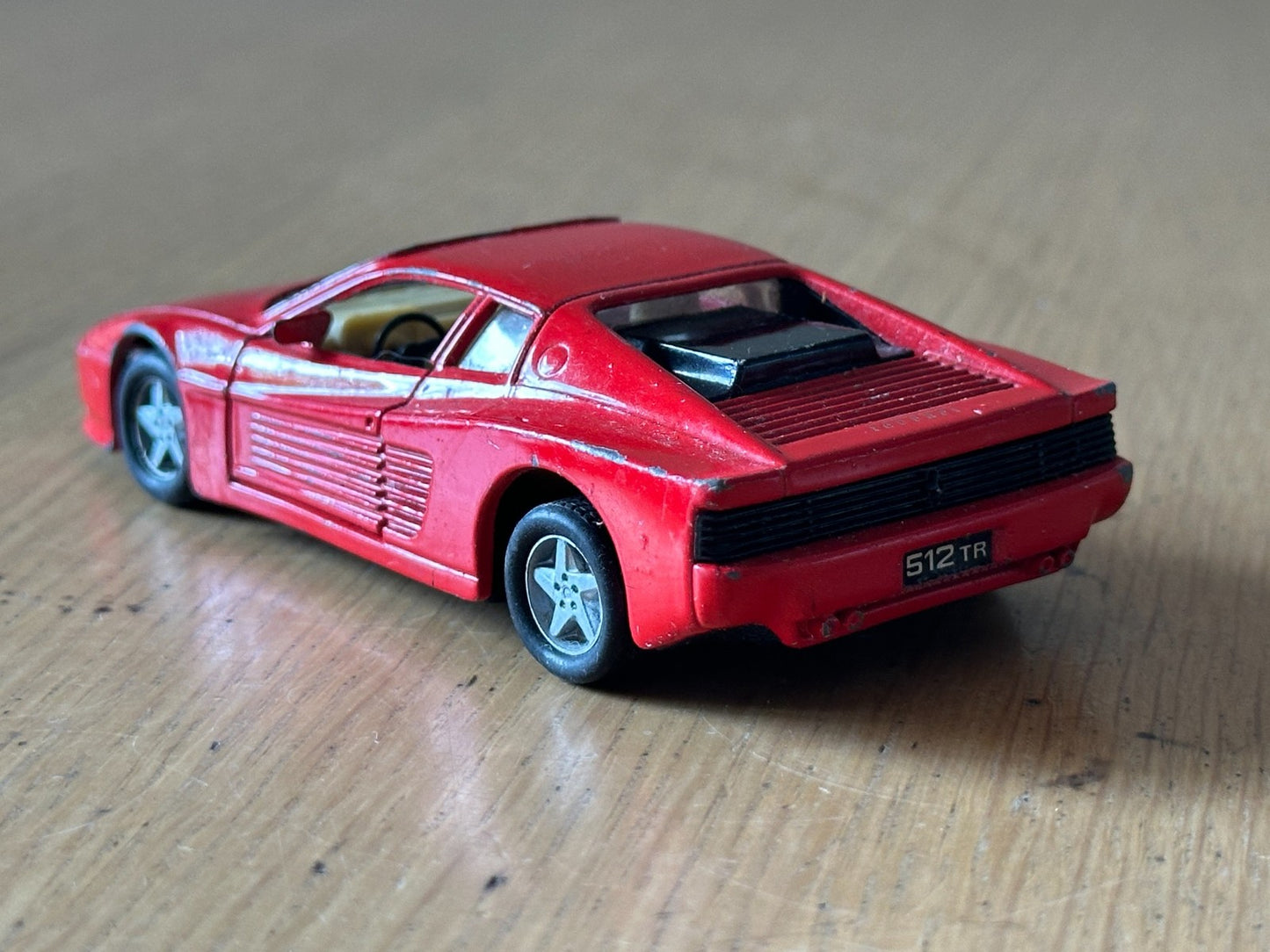 Maisto 1:39 Diecast Ferrari 512 TR- 1989