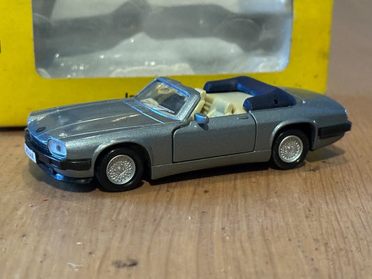 Maisto Diecast - Shell Sportscar Collection - Jaguar XJS V12