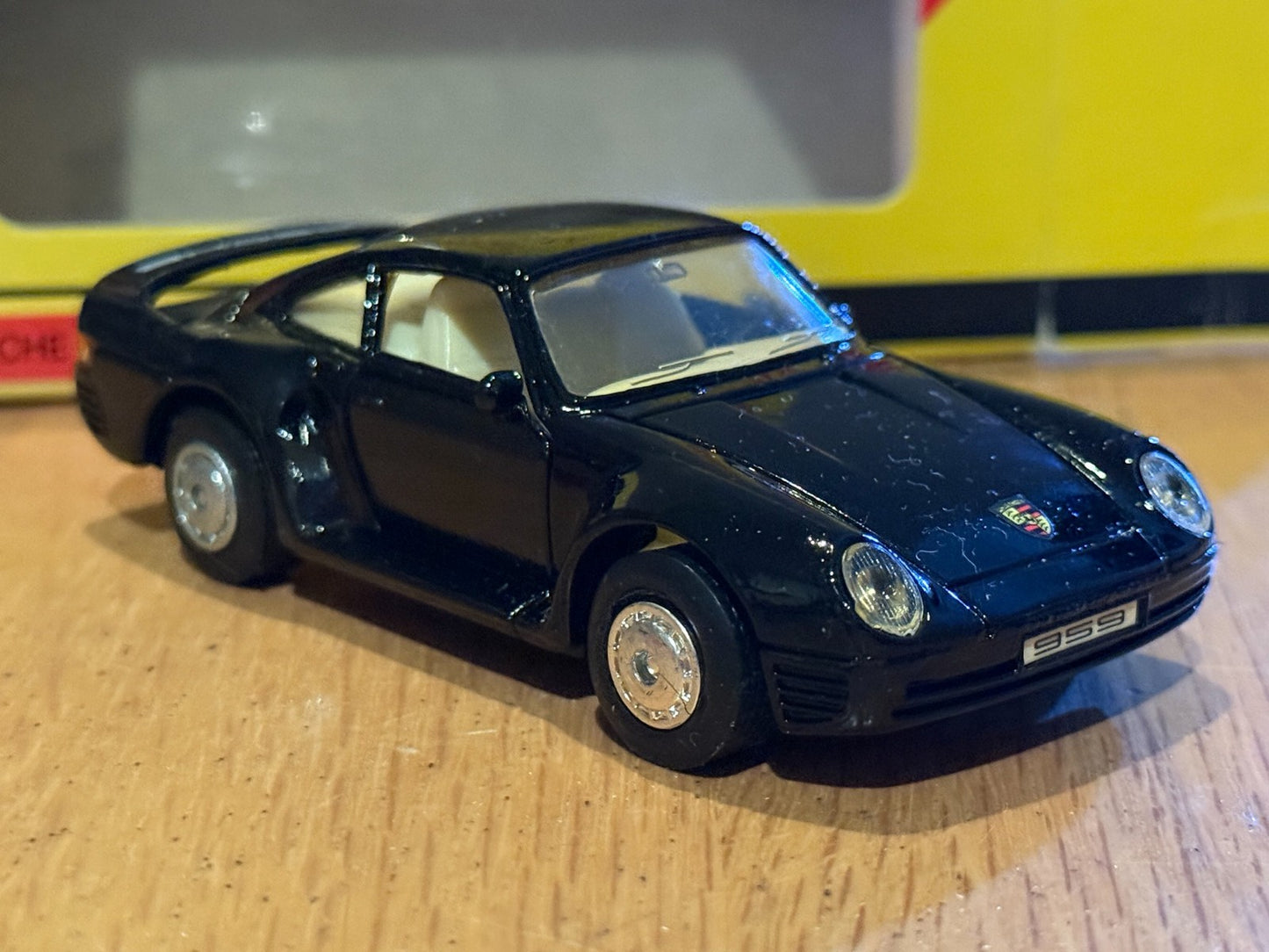 Maisto Diecast - Shell Sportscar Collection - Ford Mustang