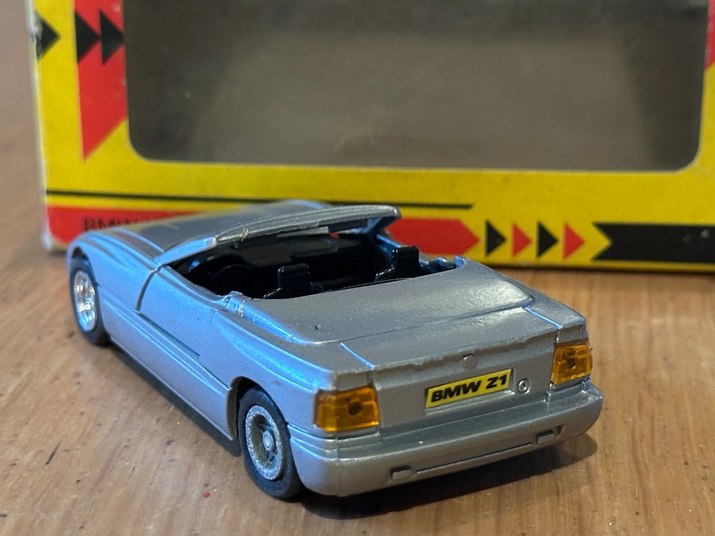 Maisto Diecast - Shell Sportscar Collection - BMW Z1