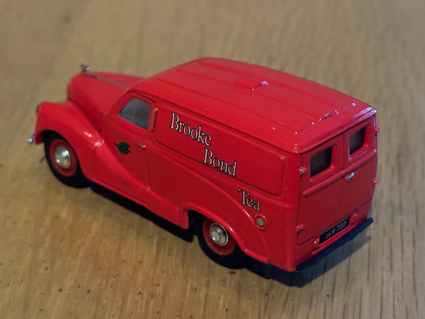 Matchbox - The Dinky Collection DY15. Brooke Bond Austin A40 Van.