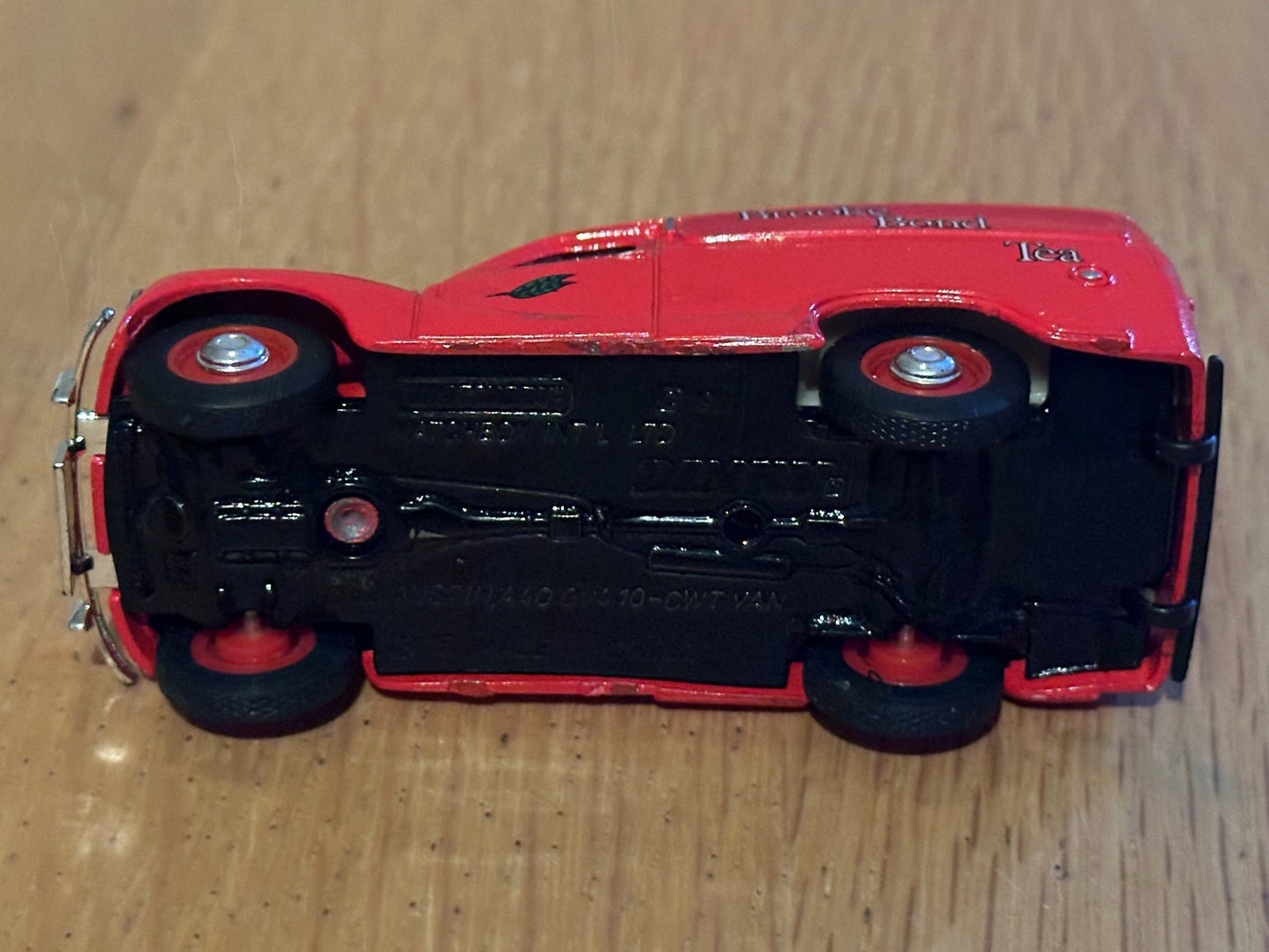 Matchbox - The Dinky Collection DY15. Brooke Bond Austin A40 Van.
