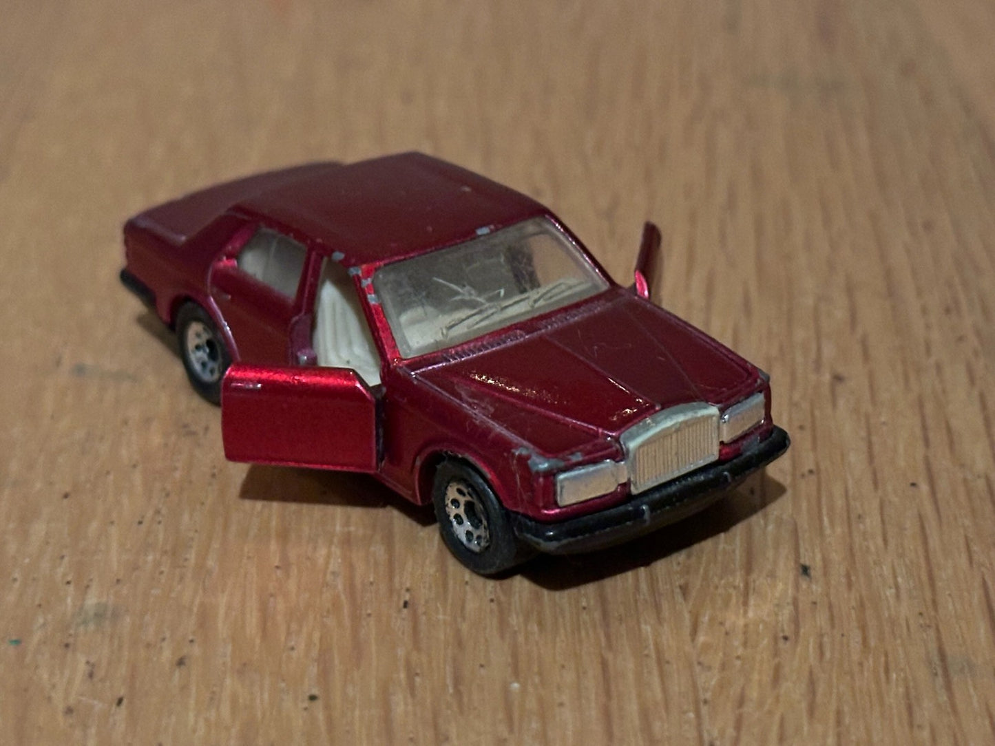 Matchbox Diecast MB66 Rolls Royce Silver Spirit. No Box.