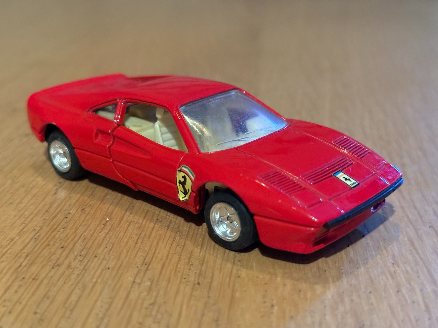 MC Toys Diecast Pull Back - 1;36 Ferrari 288 GTO