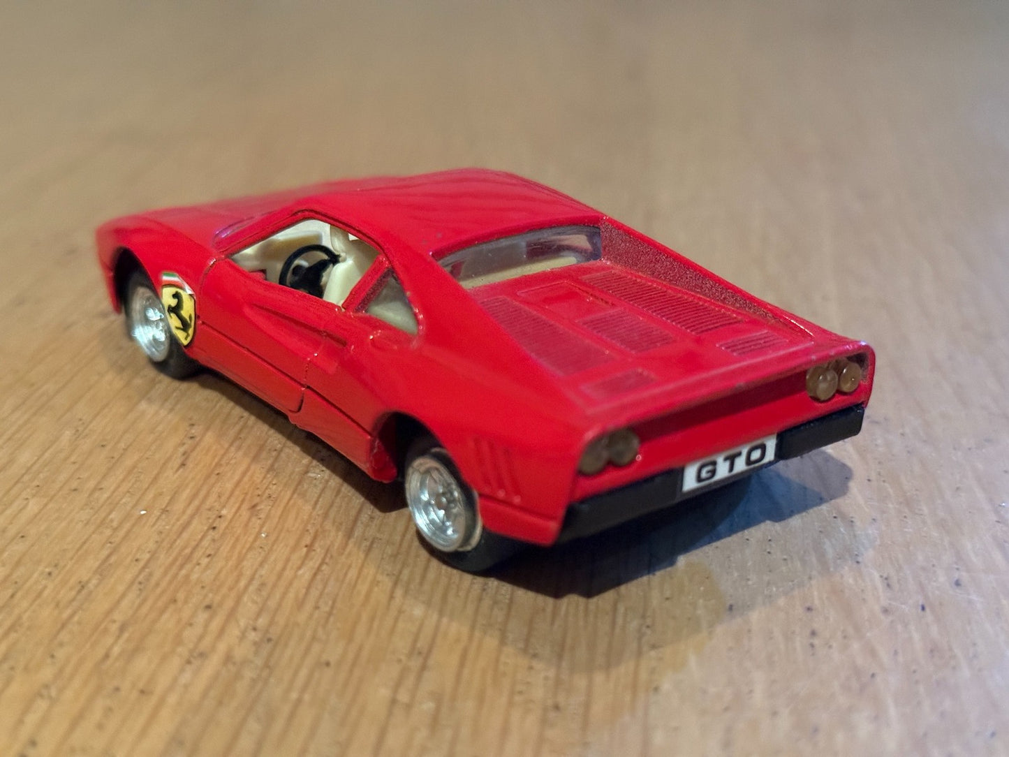 MC Toys Diecast Pull Back - 1;36 Ferrari 288 GTO