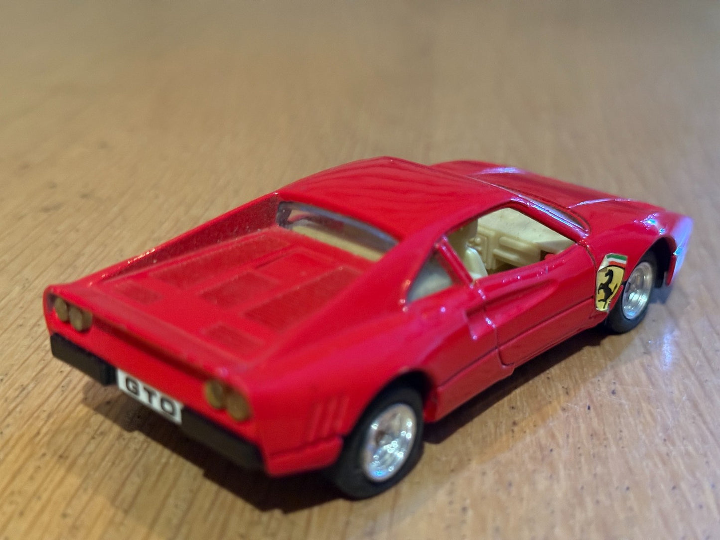 MC Toys Diecast Pull Back - 1;36 Ferrari 288 GTO