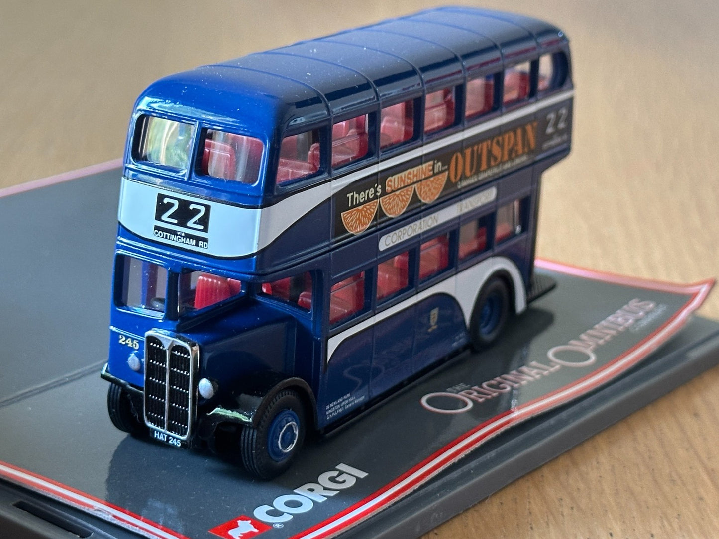 Original Omnibus 1:76 OO Gauge 40401 - AEC Regent II Kingston-Upon-Hull City
