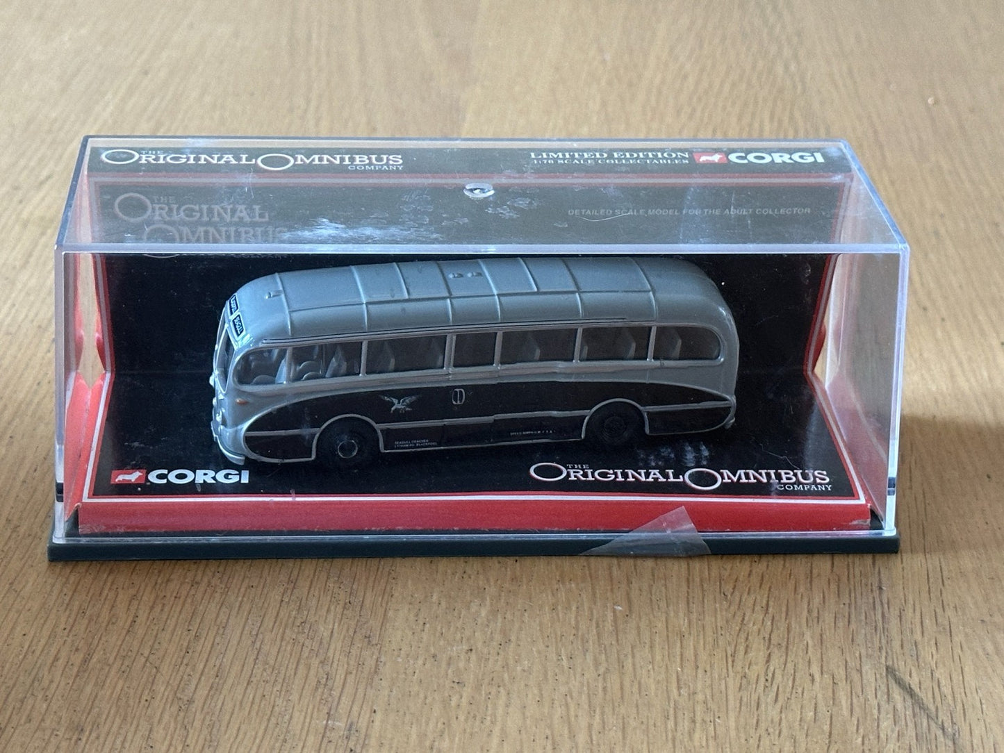 Original Omnibus 1:76 OO Gauge 97170 - Burlingham Seagull Woods - Blackpool Bus