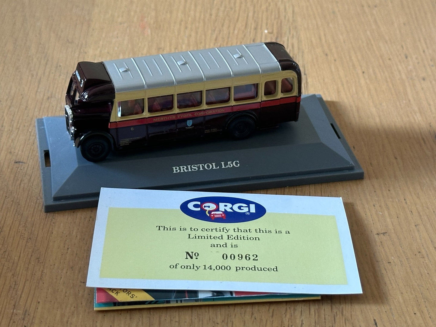 Original Omnibus 1:76 OO Gauge 97850 - Bristol L5G Merthyr Tydfil County Borough