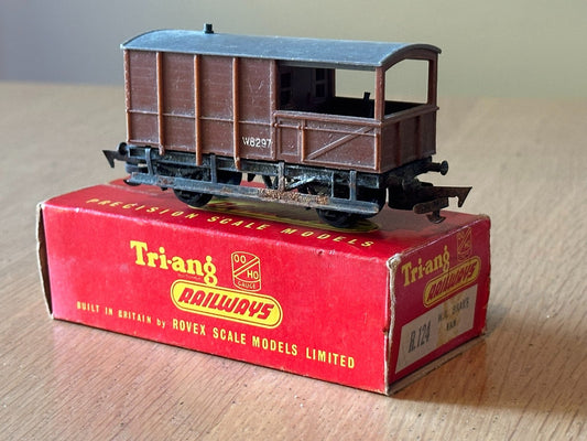 Tri-ang R124 OO Gauge Brake Van Brown. Original Box.