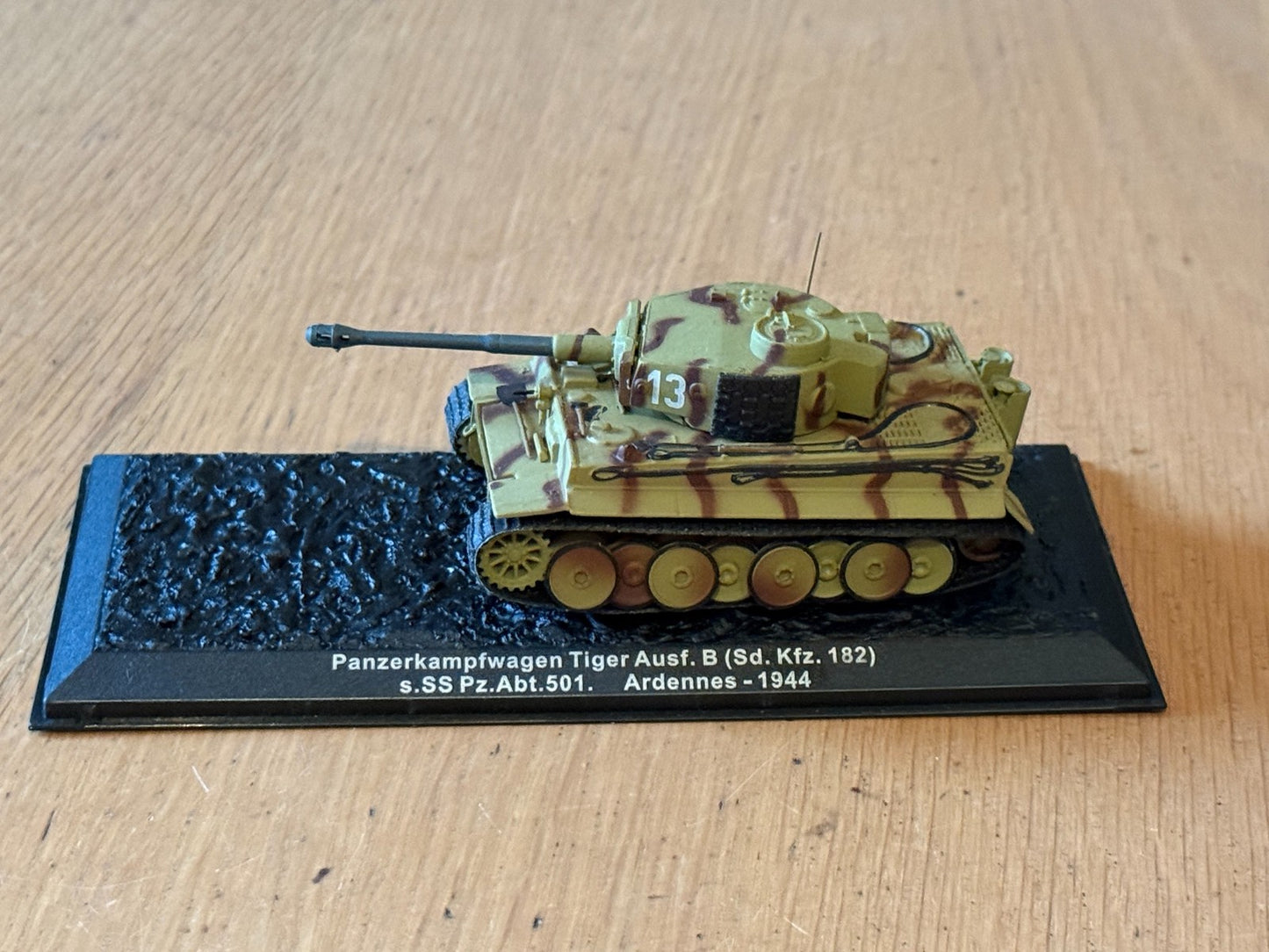 Unimax Forces of Valour Corgi Diecast Tank - Panzerkampfwagen Tiger Ausf. B