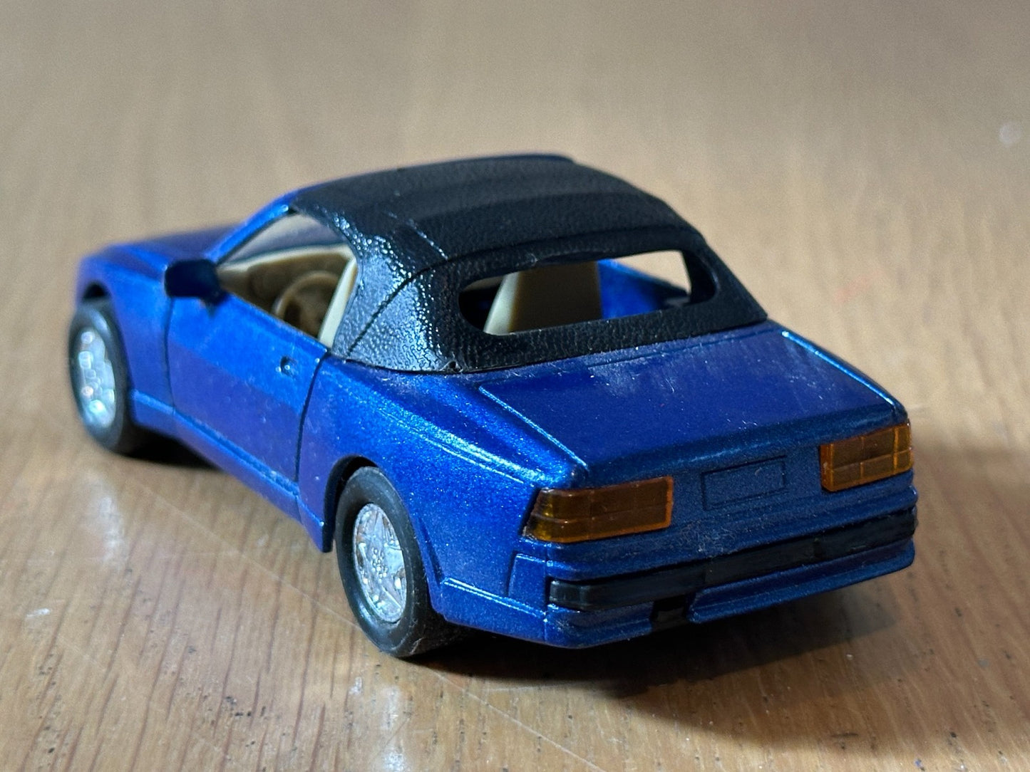 Welly Diecast Pull Back Super Racer - Porsche 944