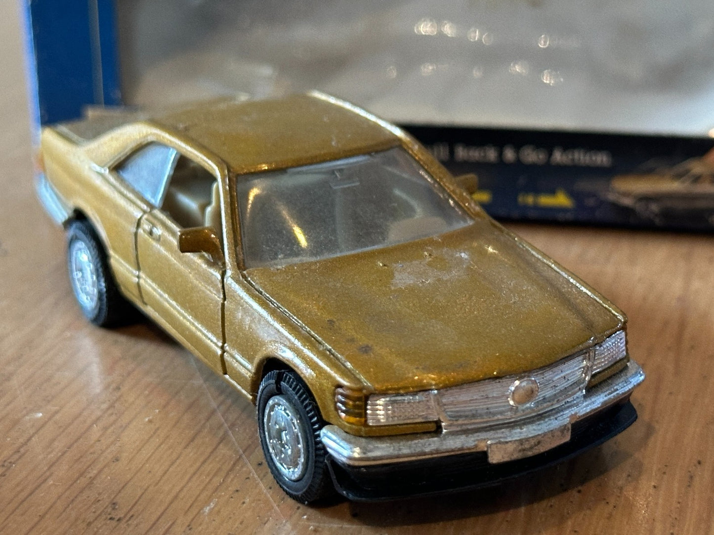 Welly Diecast Pull Back Super Racer - Mercedes SEL SEC Coupe