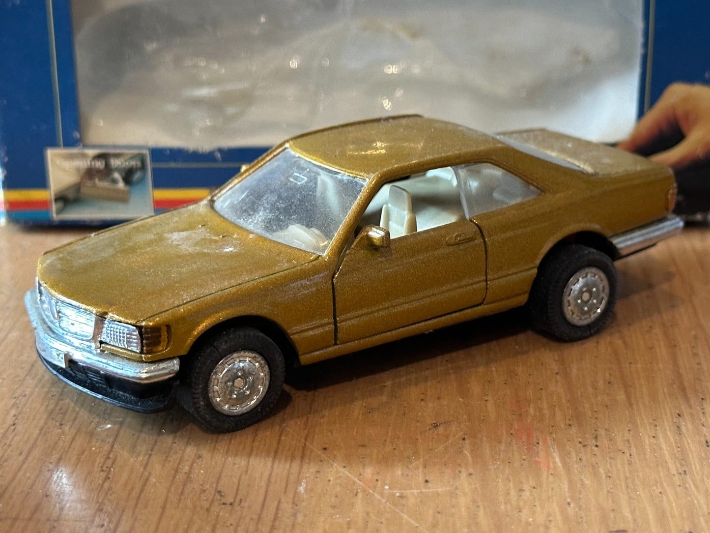 Welly Diecast Pull Back Super Racer - Mercedes SEL SEC Coupe