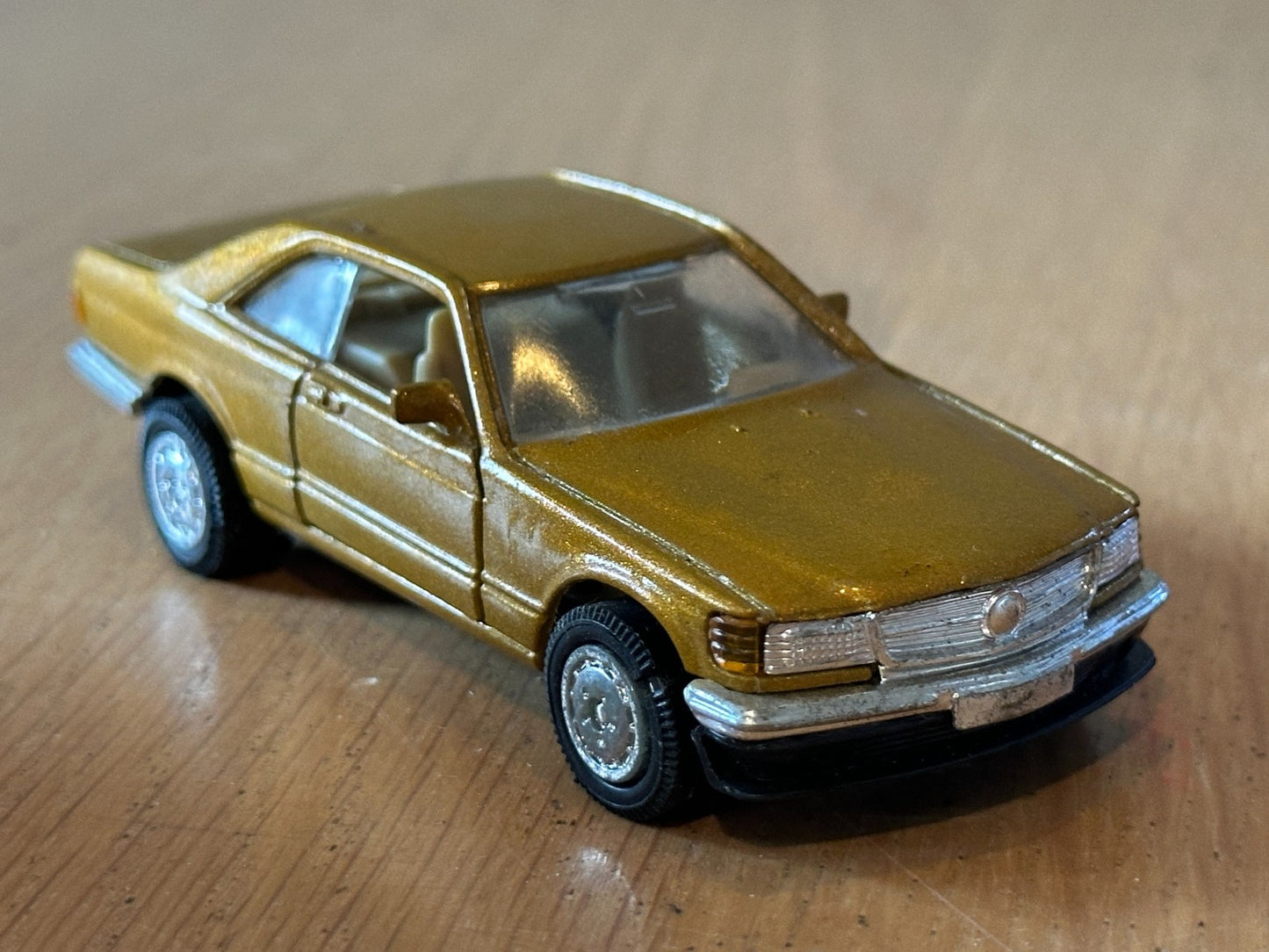 Welly Diecast Pull Back Super Racer - Mercedes SEL SEC Coupe