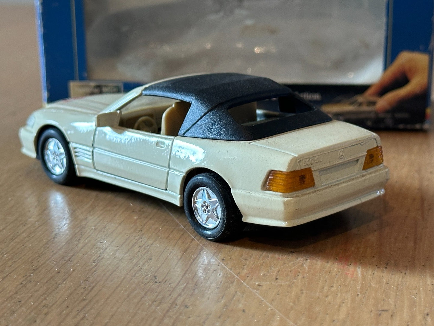 Welly Diecast Pull Back Super Racer - Mercedes 500SL Coupe