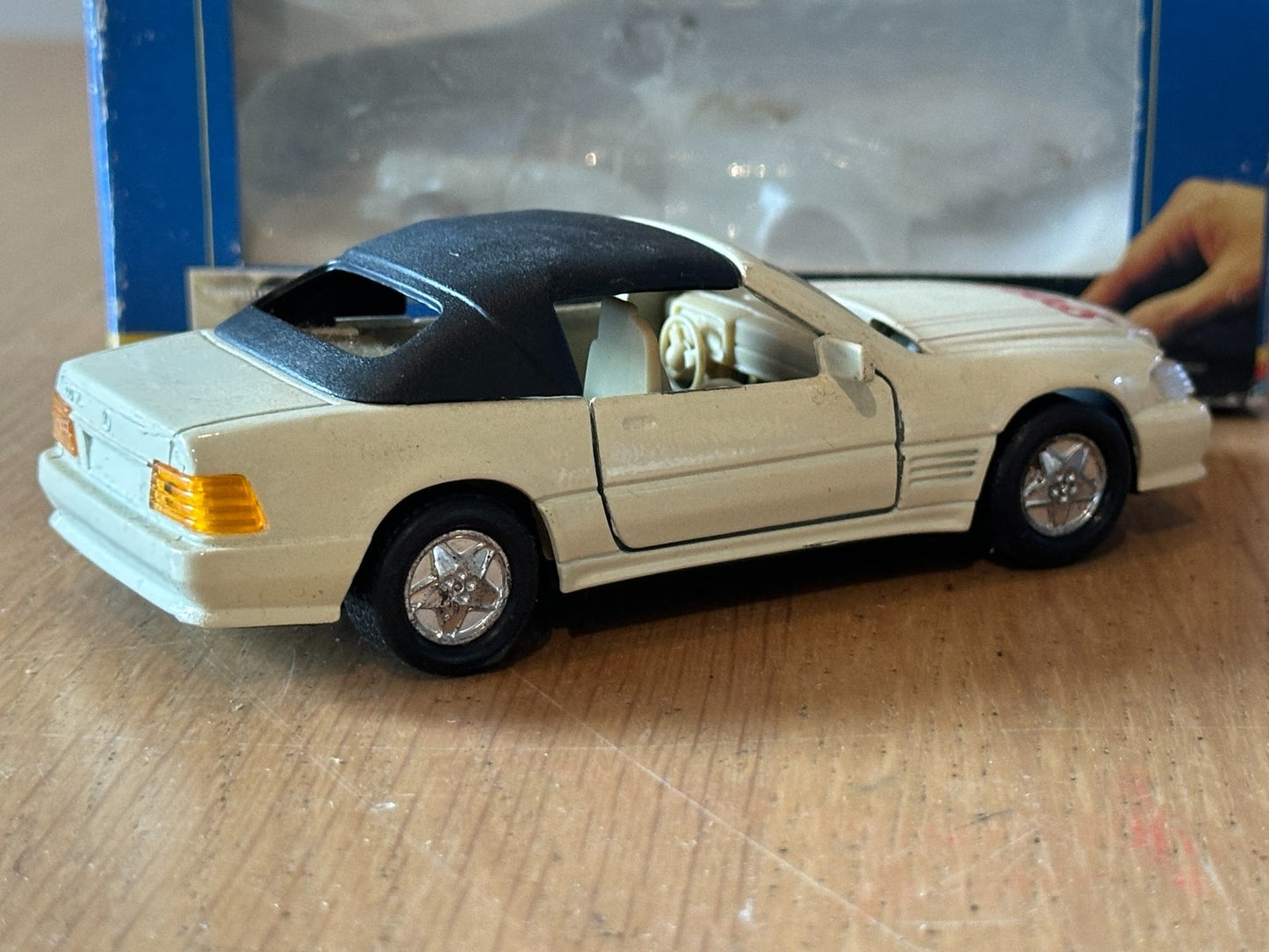 Welly Diecast Pull Back Super Racer - Mercedes 500SL Coupe