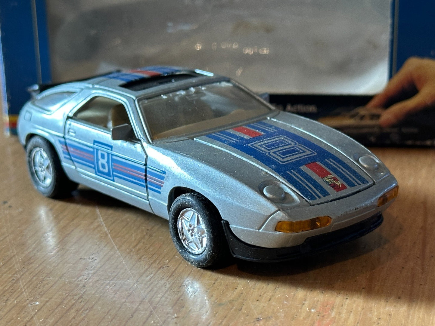 Welly Diecast Pull Back Super Racer - Porsche 928