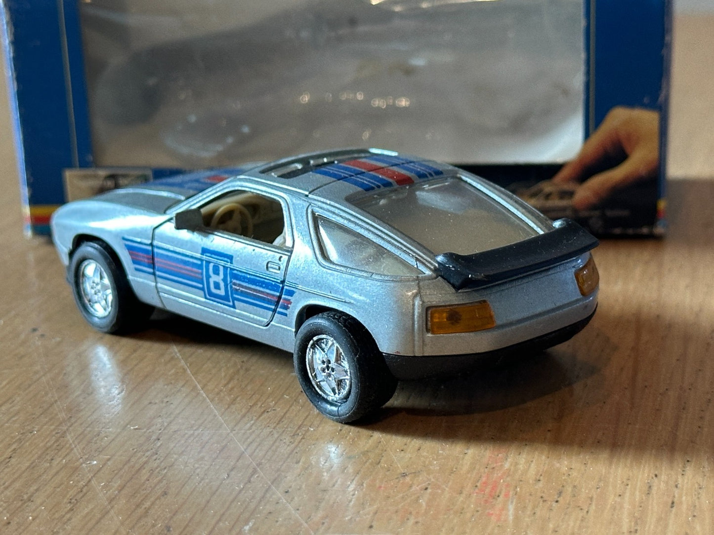 Welly Diecast Pull Back Super Racer - Porsche 928
