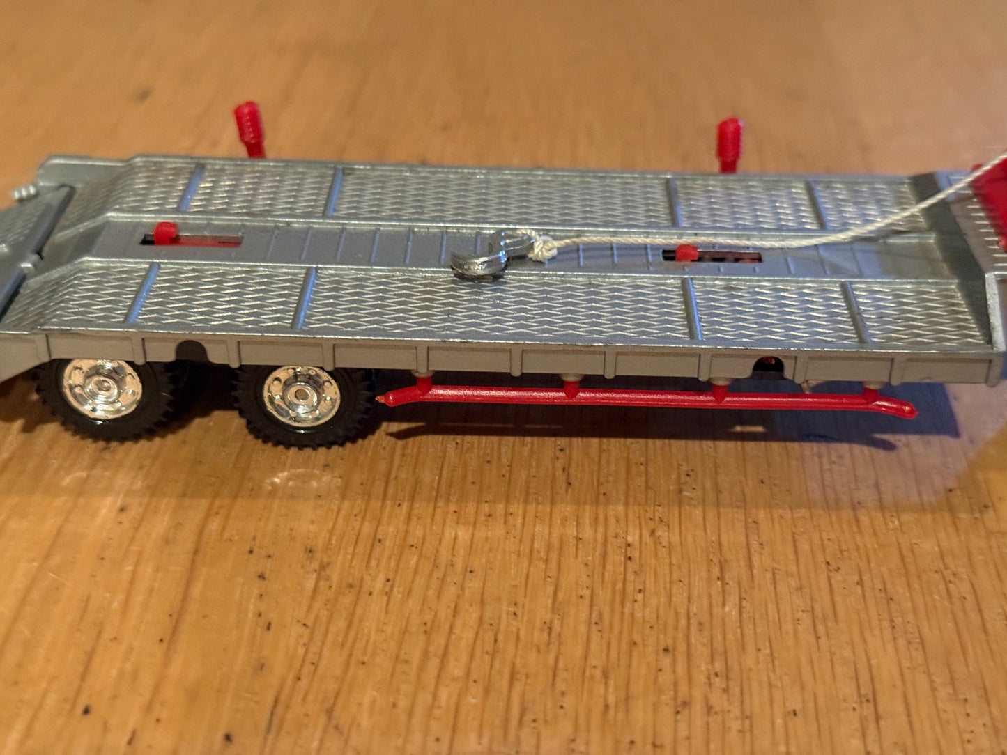 Zee Toys Diecast Freightliner Flatbed Semi Truck - 1982